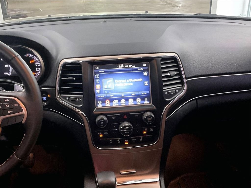 Used 2017 Jeep Grand Cherokee Limited AWD/4WD image 18