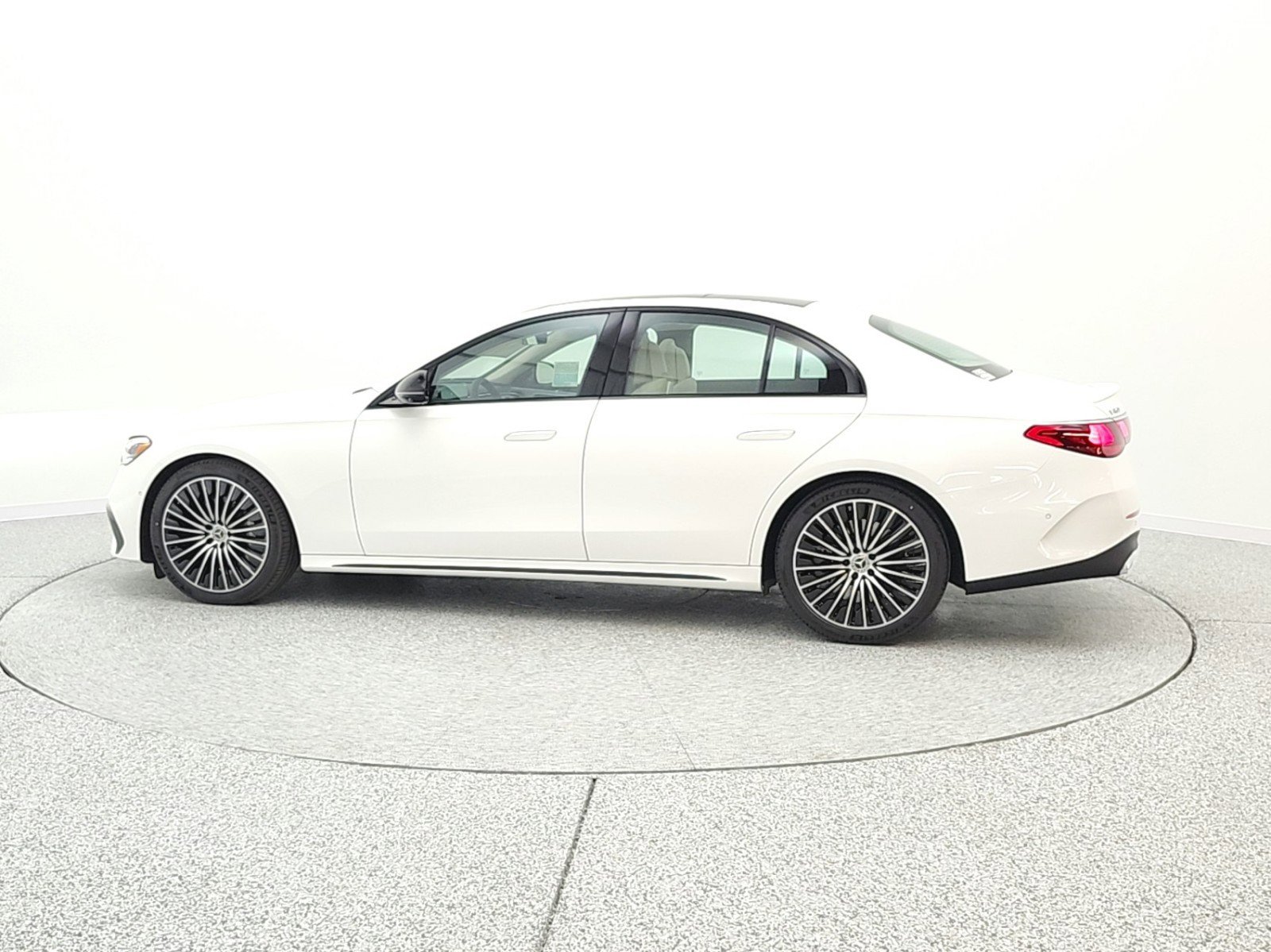 New 2026 Mercedes-Benz E 450 4MATIC Sedan image 8