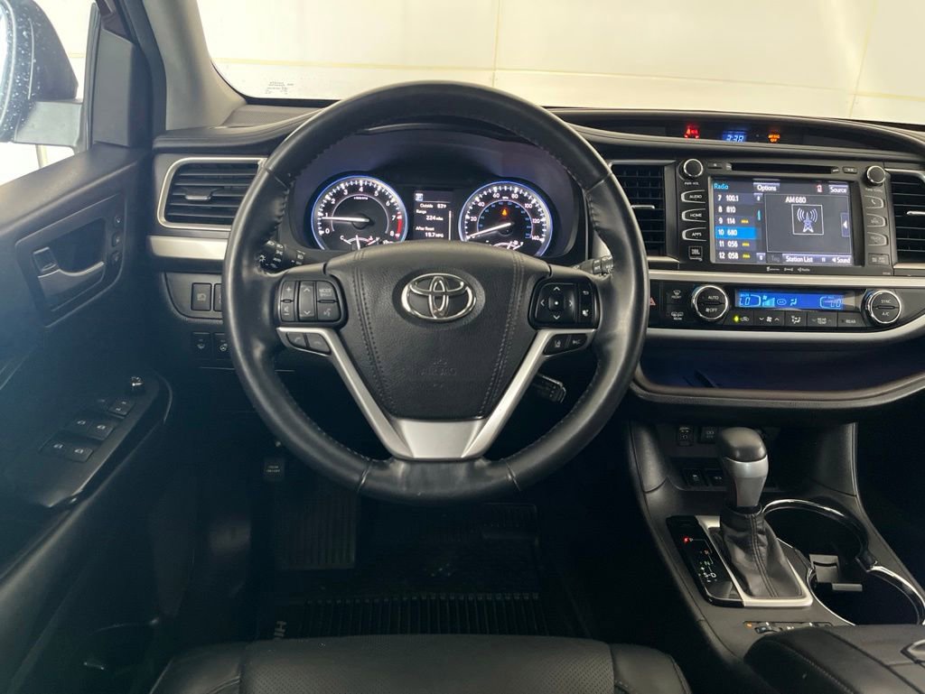 Used 2018 Toyota Highlander Limited Platinum AWD/4WD image 28