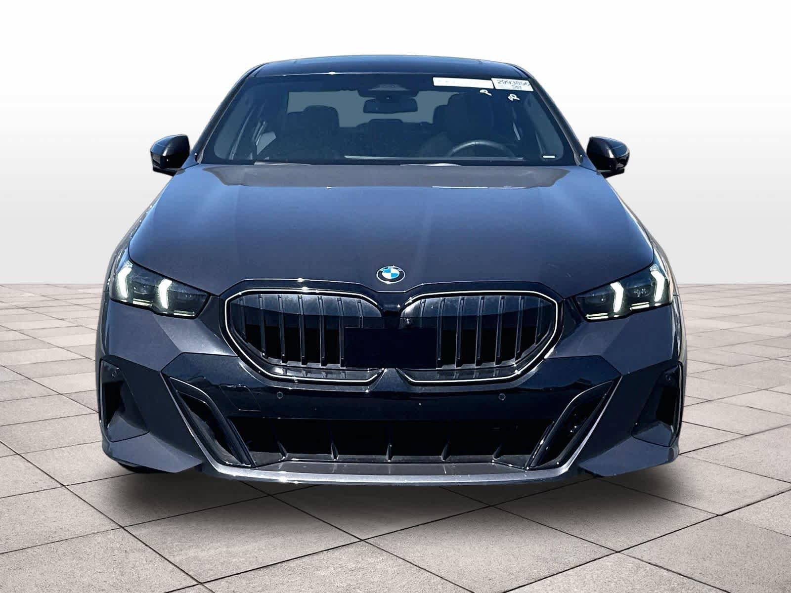 Used 2024 BMW 540i xDrive w/ Premium Package AWD/4WD image 2
