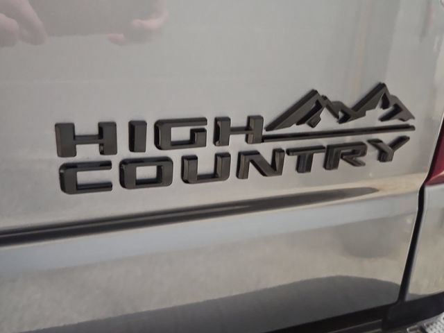Used 2020 Chevrolet Silverado 1500 High Country w/ Technology Package AWD/4WD image 40