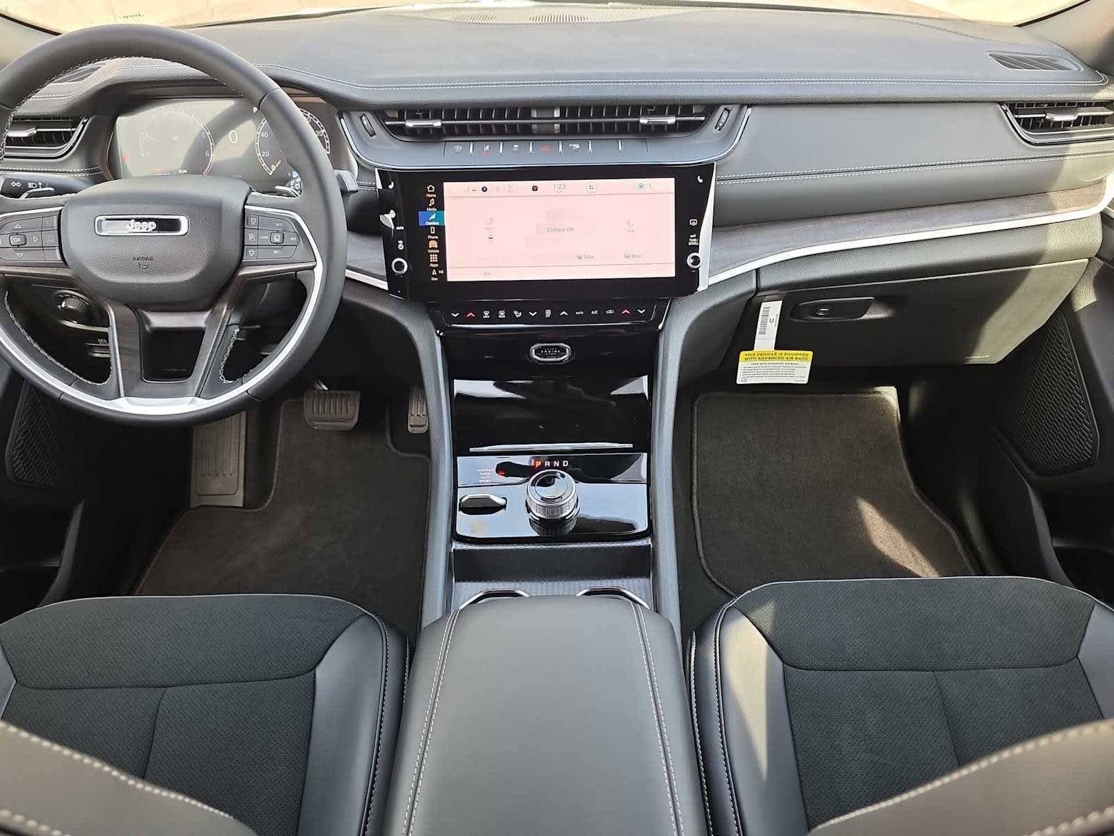 New 2026 Jeep Grand Cherokee Altitude AWD/4WD image 34