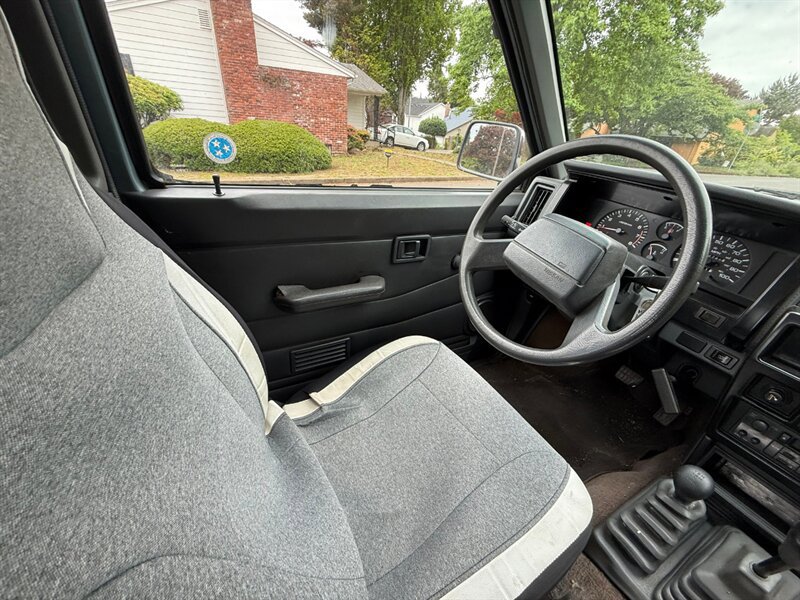 Used 1993 Nissan Pickup 4x4 King Cab image 12