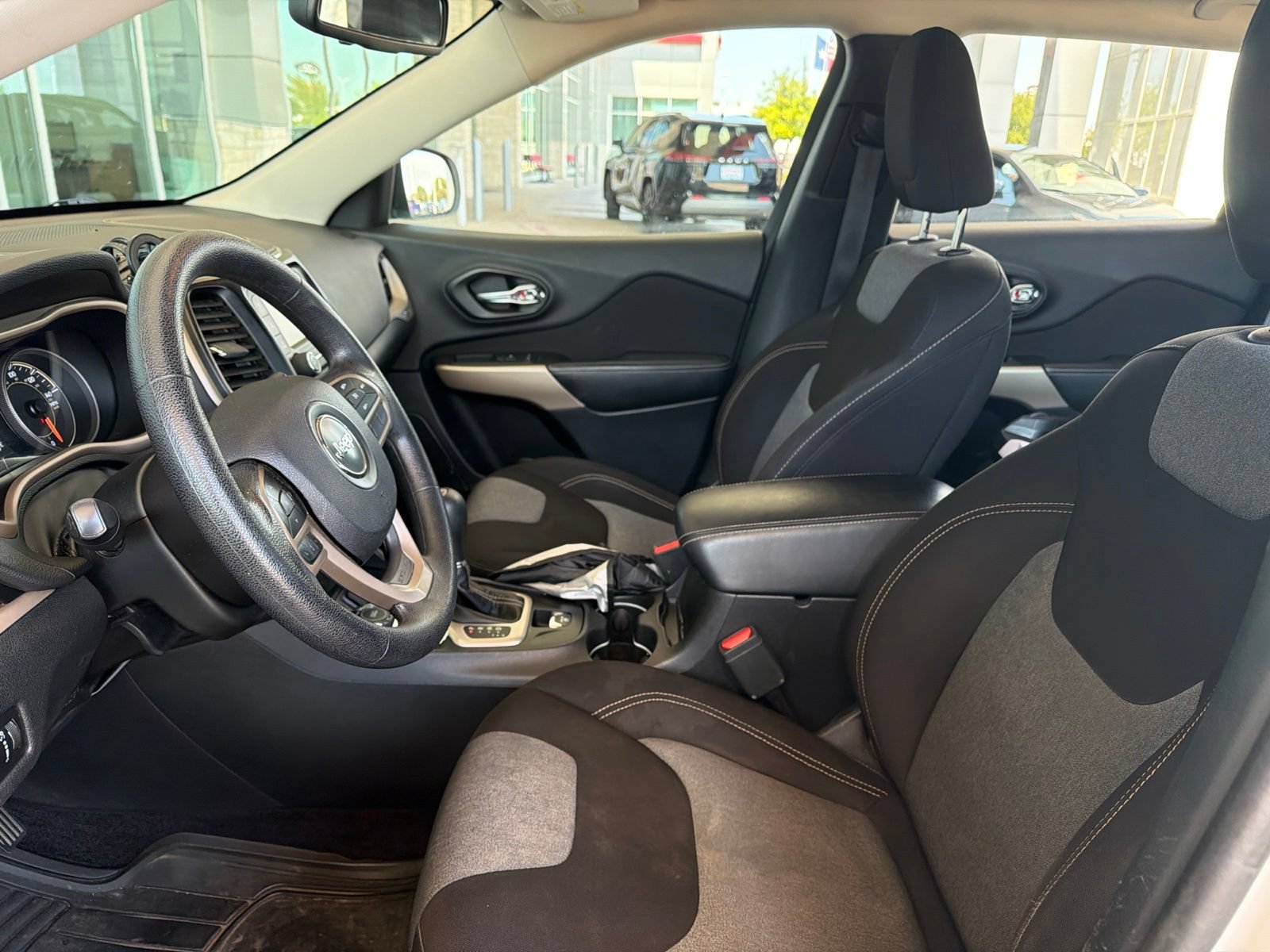 Used 2017 Jeep Cherokee Sport AWD/4WD image 12
