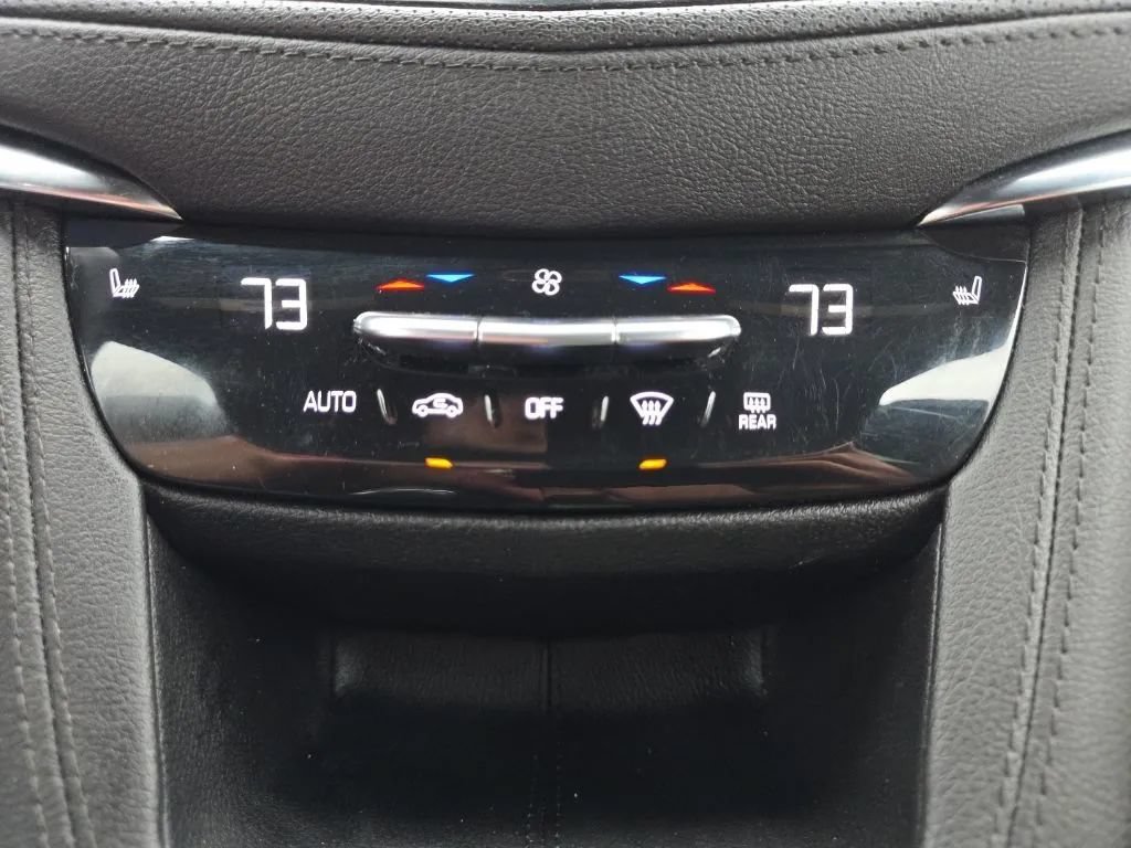 Used 2020 Cadillac XT5 Premium Luxury AWD/4WD image 29