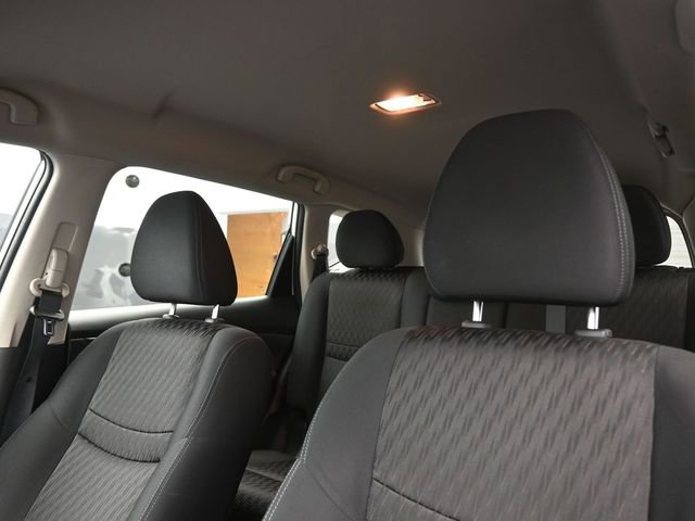 Used 2018 Nissan Rogue S image 23