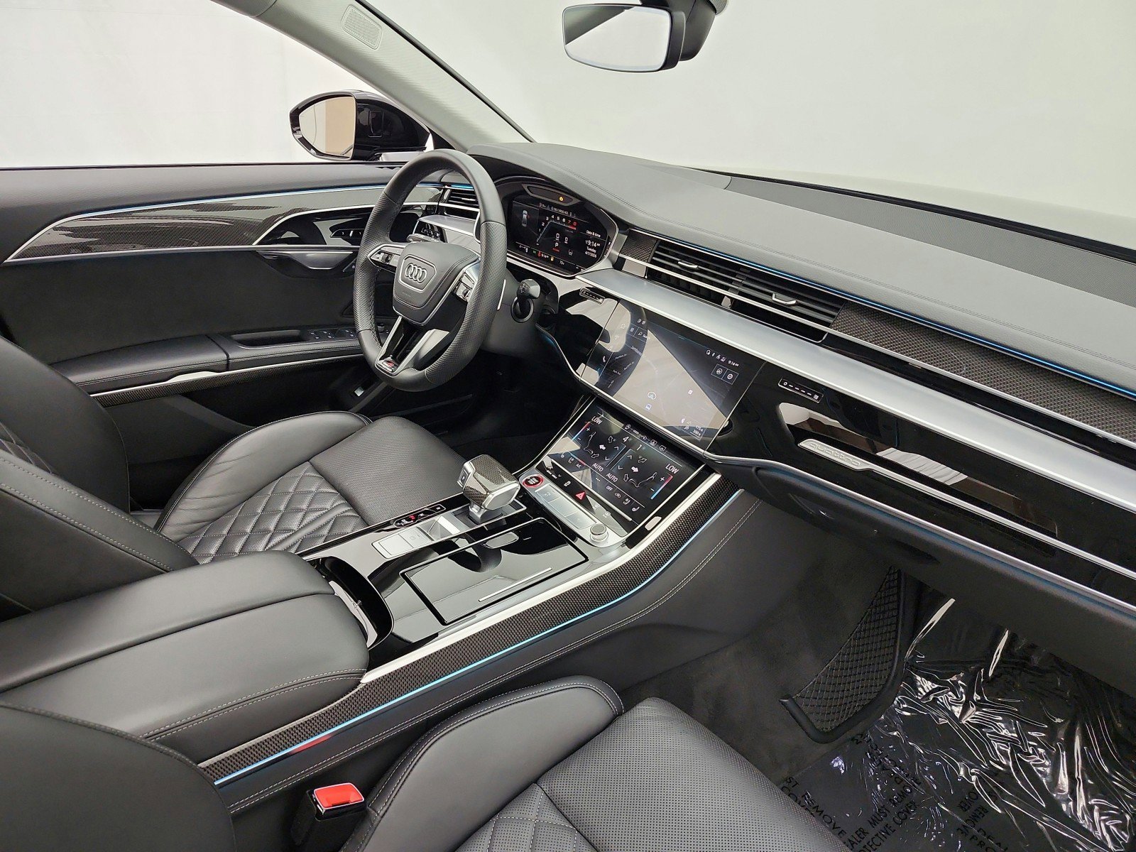 Used 2022 Audi S8 image 19