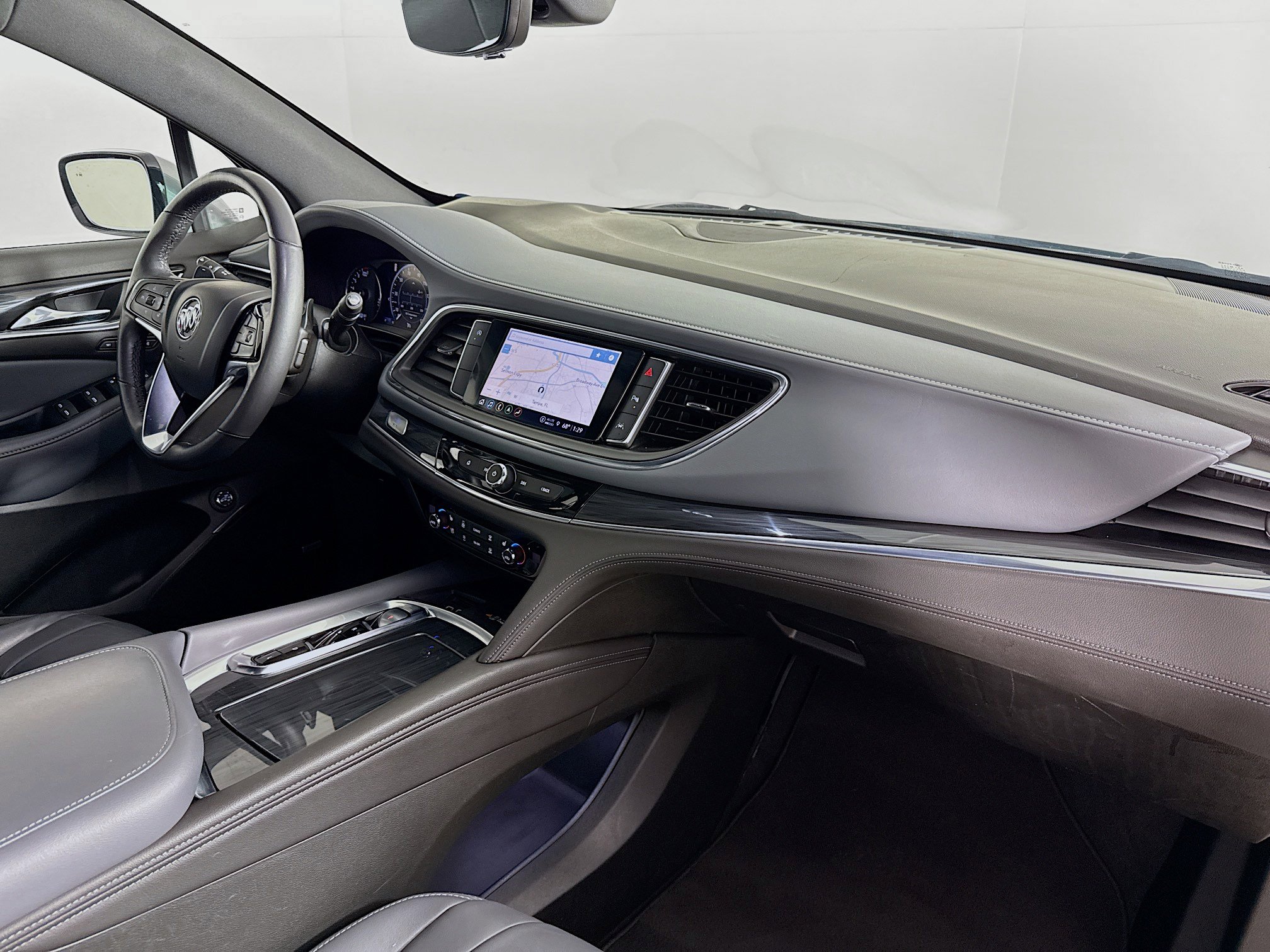 Used 2024 Buick Enclave Premium image 38