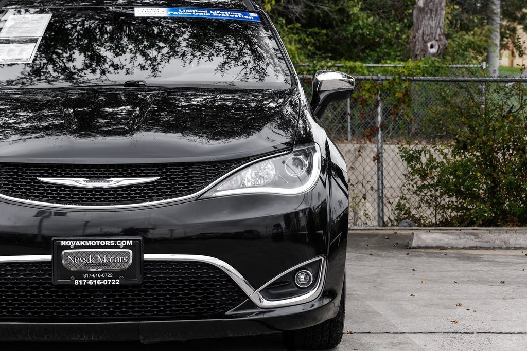 Used 2018 Chrysler Pacifica Limited image 62