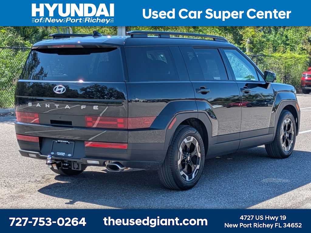 Used 2025 Hyundai Santa Fe SEL w/ Tow & Go Package FWD image 5