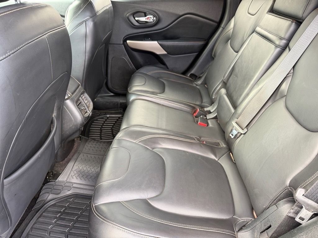 Used 2018 Jeep Cherokee Limited image 12