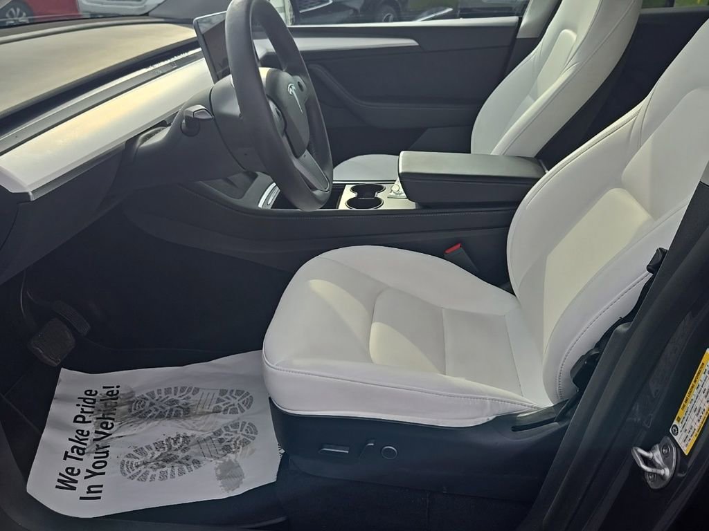 Used 2023 Tesla Model Y Long Range image 18