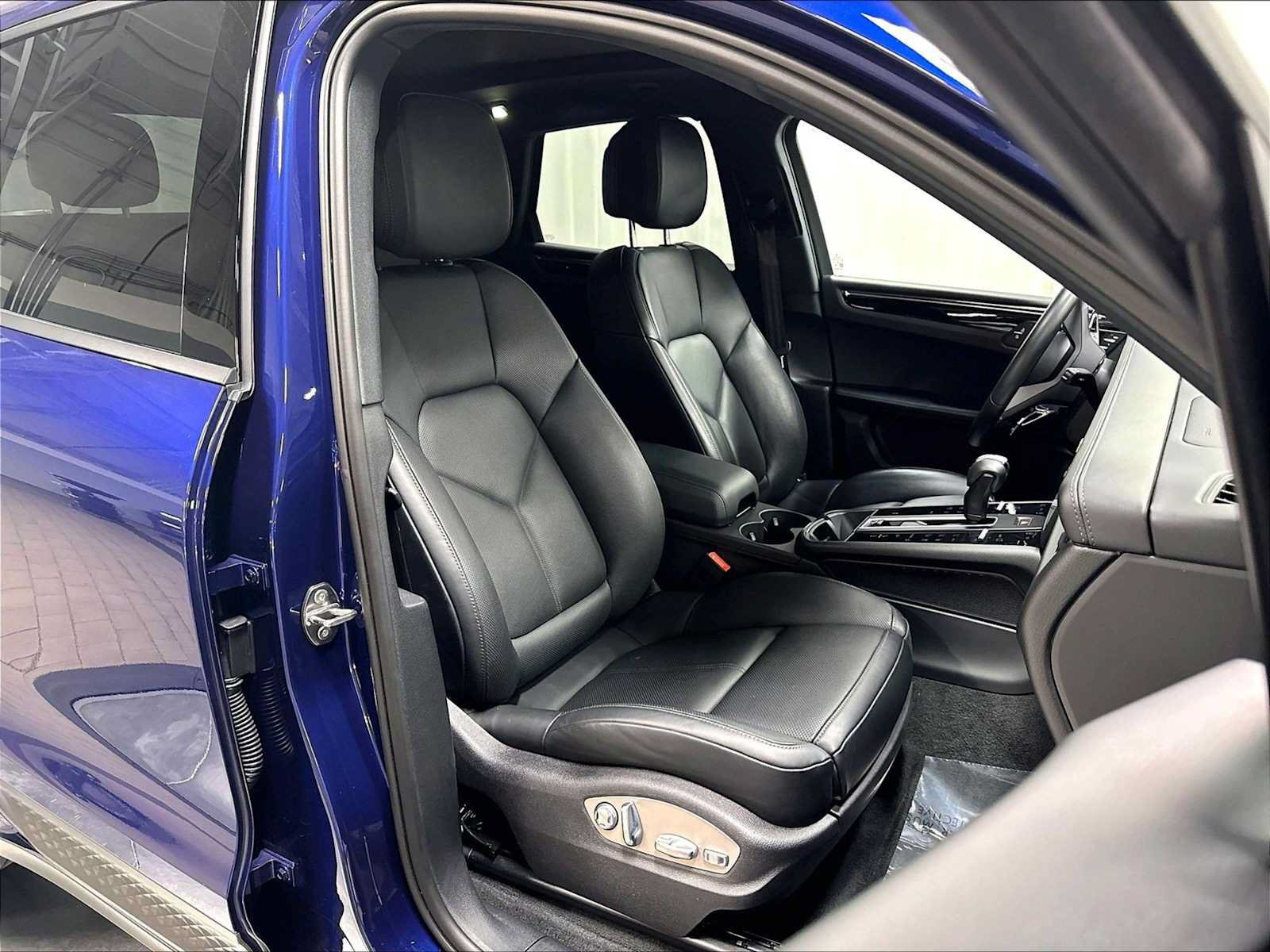 Used 2026 Porsche Macan AWD/4WD image 29