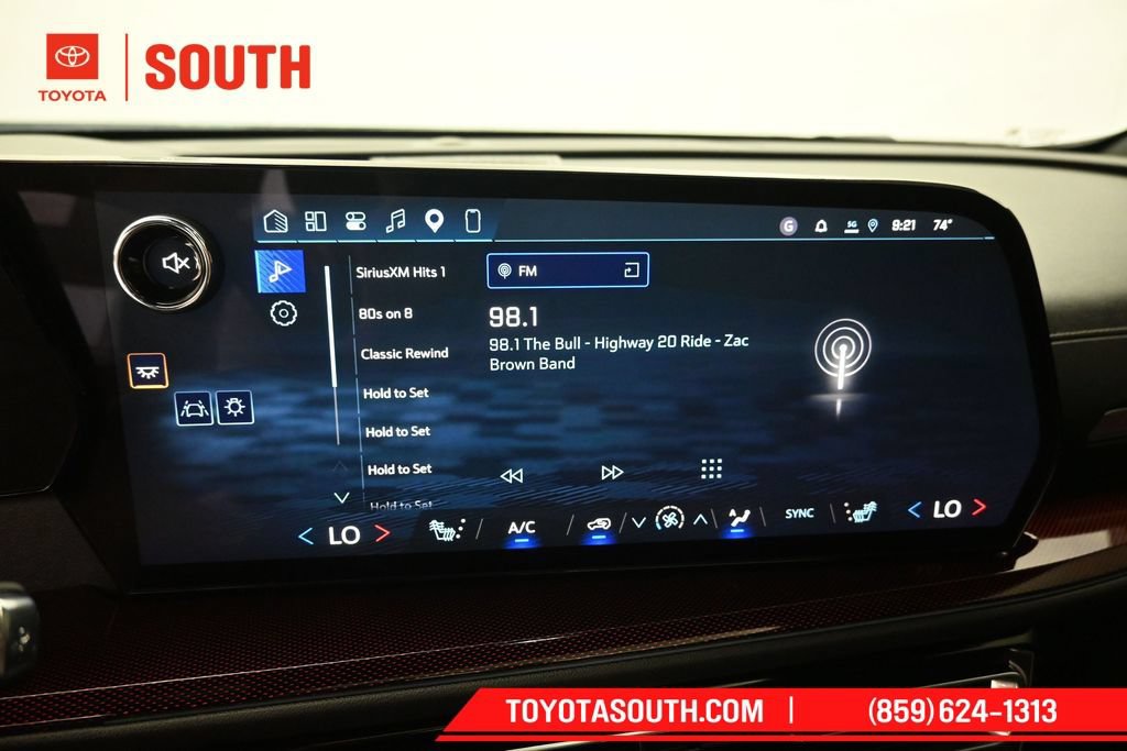 Used 2026 Chevrolet Traverse Z71 w/ Enhanced Driving Package AWD/4WD image 17
