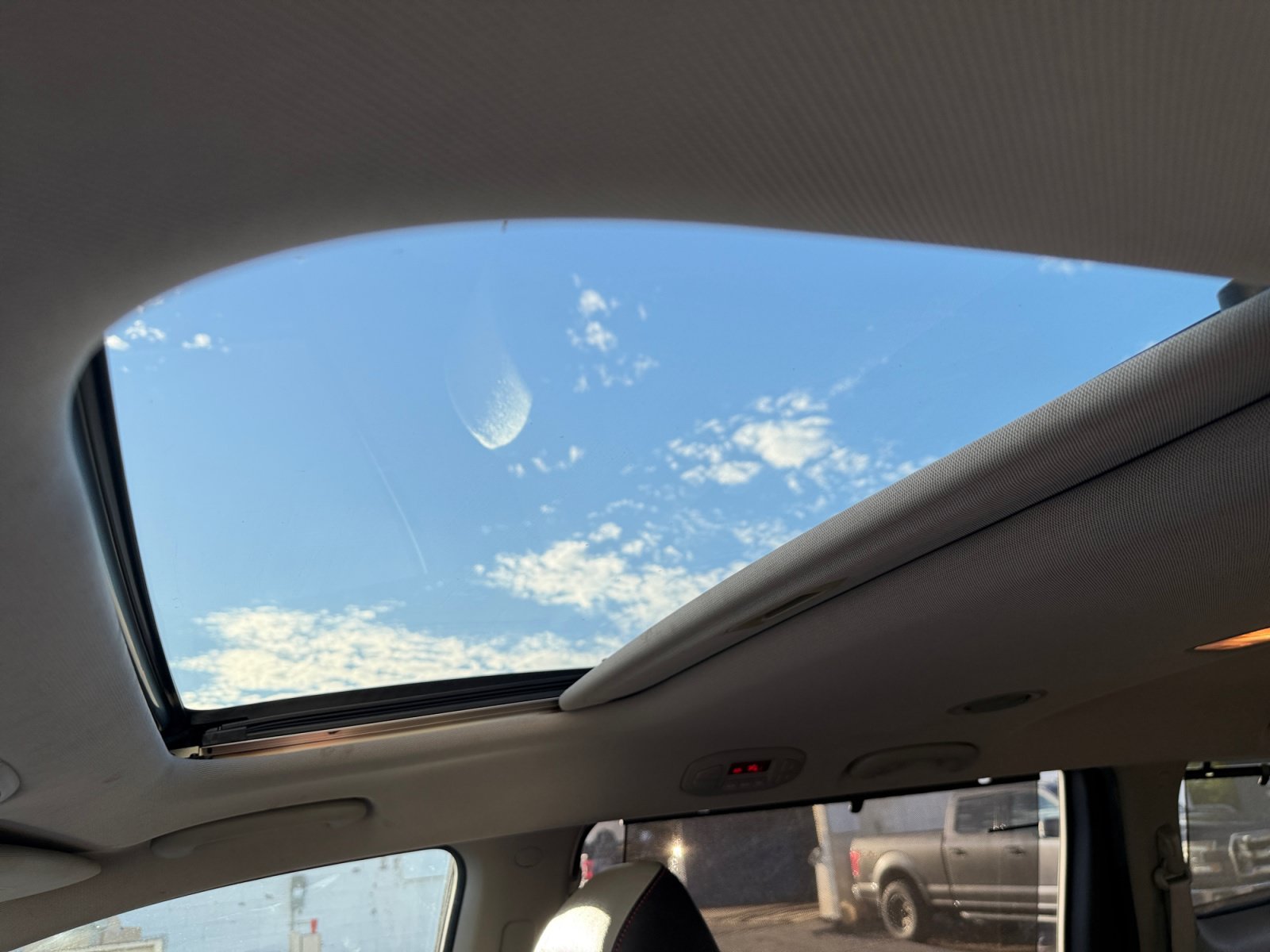 Used 2019 Kia Sedona SX FWD image 16