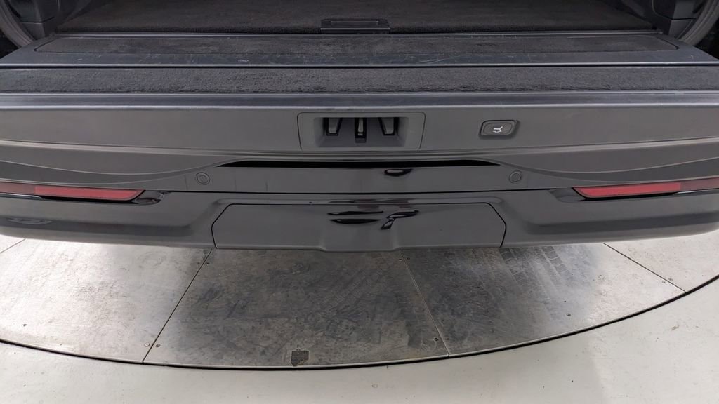 Used 2025 Lincoln Navigator Reserve w/ Jet Appearance Package image 7