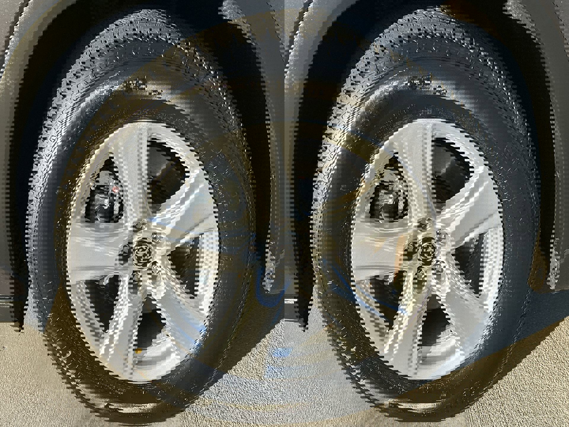 Used 2022 Toyota Highlander LE image 19