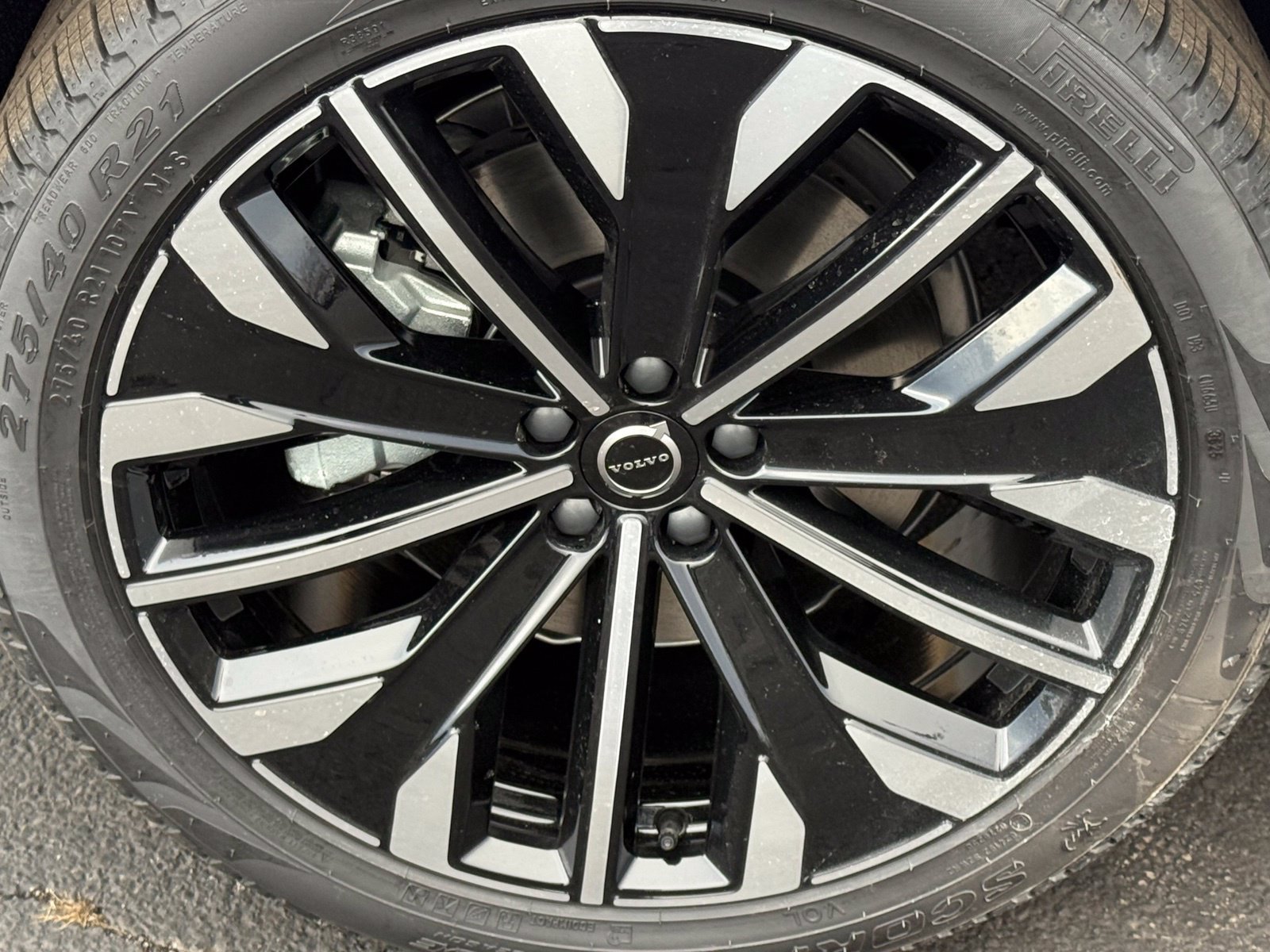 New 2026 Volvo XC90 B6 Plus w/ Protection Package Premier AWD/4WD image 12