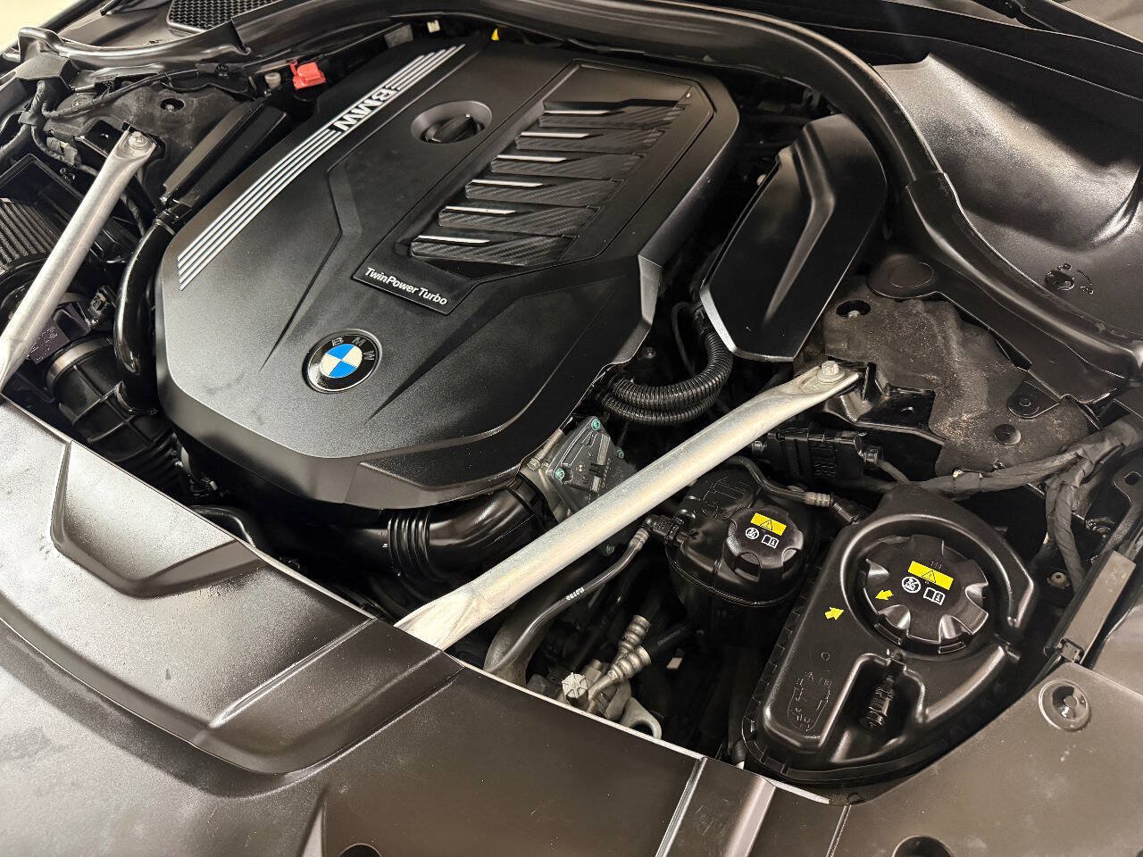 Used 2021 BMW 740i w/ Premium Package RWD image 90
