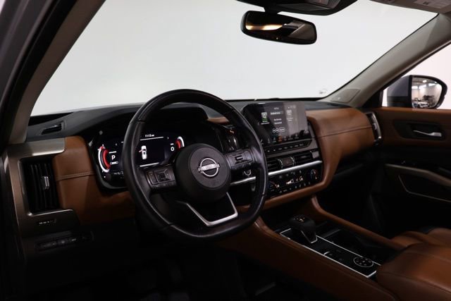 Used 2022 Nissan Pathfinder Platinum w/ Cargo Package image 16