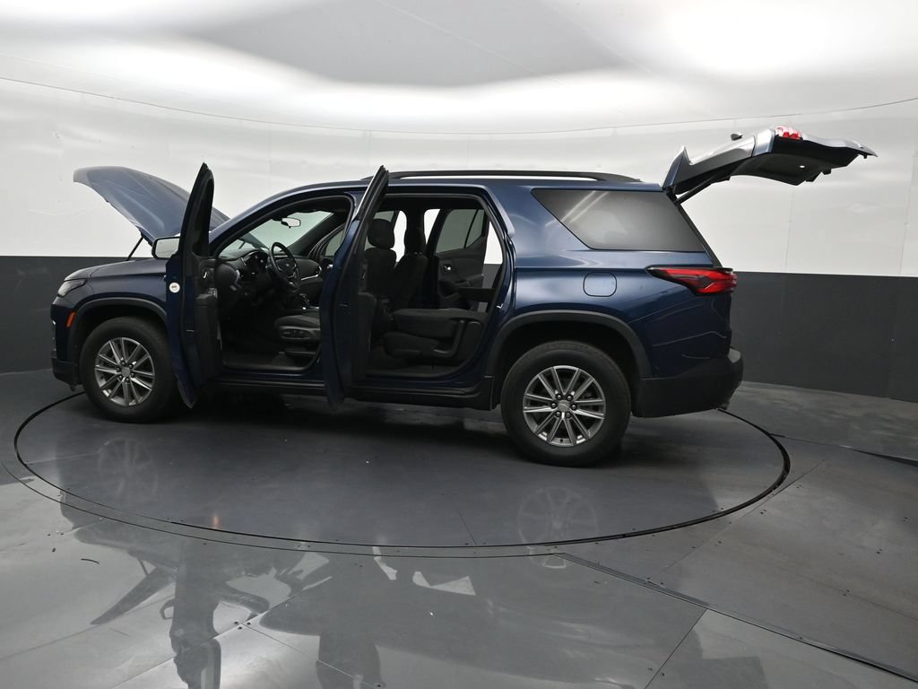 Used 2023 Chevrolet Traverse LT FWD image 35
