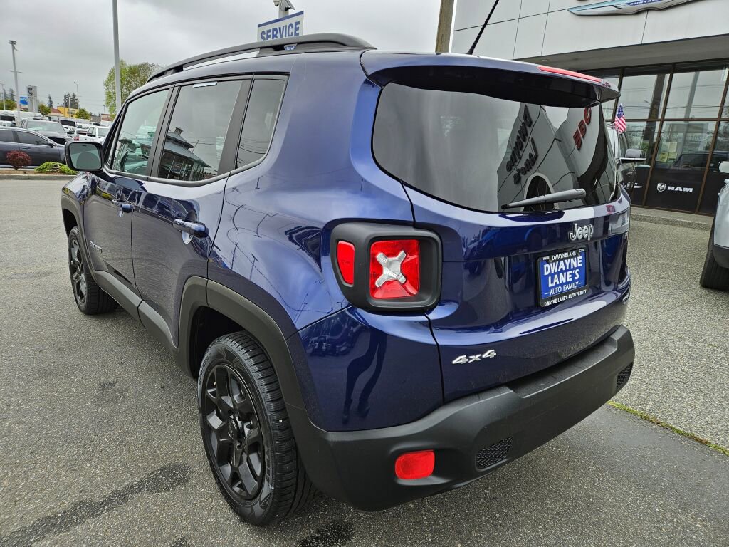 Used 2017 Jeep Renegade Latitude AWD/4WD image 3