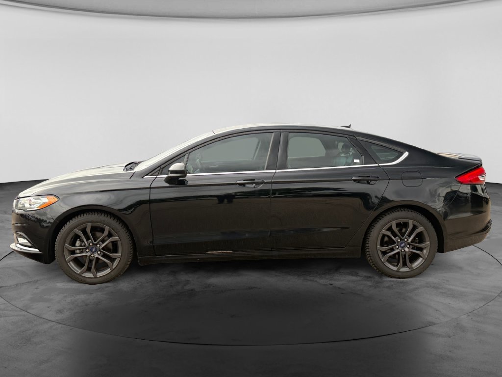 Used 2018 Ford Fusion SE w/ Equipment Group 201A FWD image 4