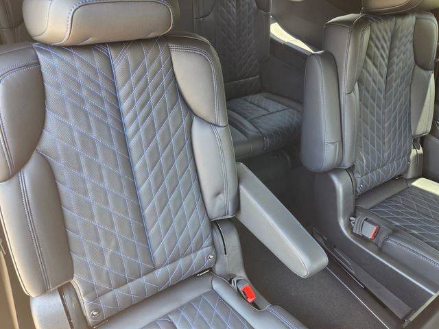 New 2026 Cadillac Escalade IQL Sport 1 w/ LPO, ONYX Package AWD/4WD image 19