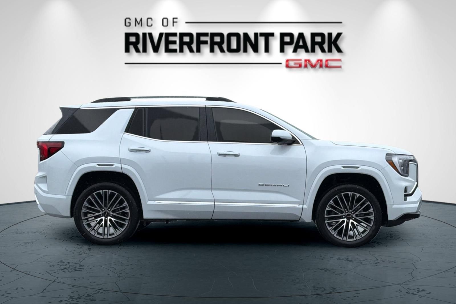 New 2026 GMC Terrain Denali w/ LPO, Floor Liner Package AWD/4WD image 2