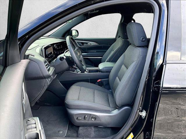 Used 2025 Chevrolet Traverse LT FWD image 27