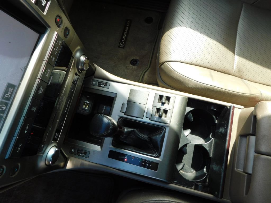 Used 2015 Lexus GX 460 w/ Premium Package image 40