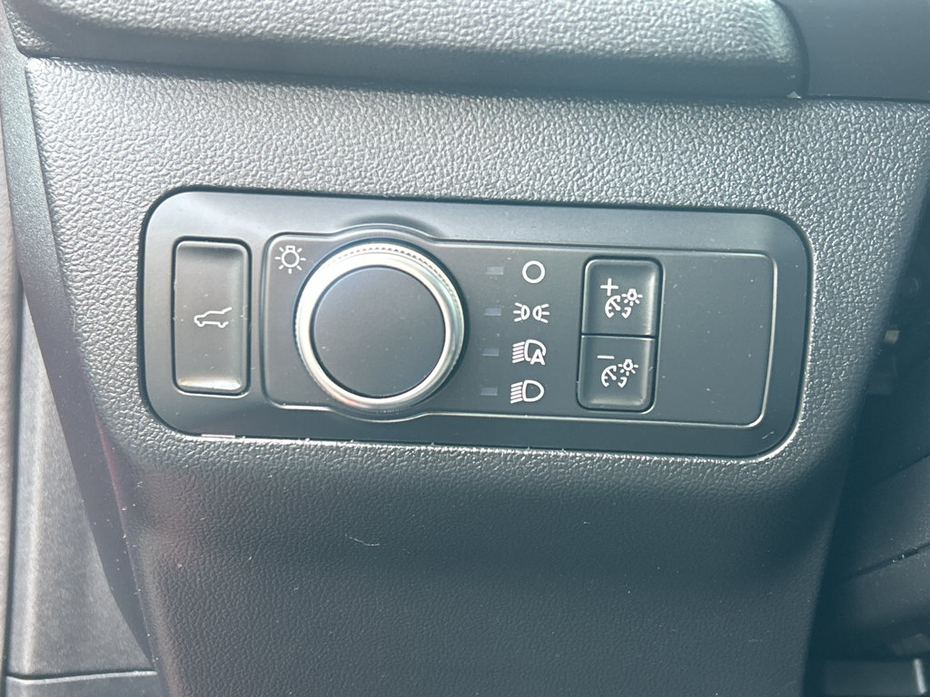 Used 2022 Ford Escape SE w/ SE Sport Appearance Package AWD/4WD image 17