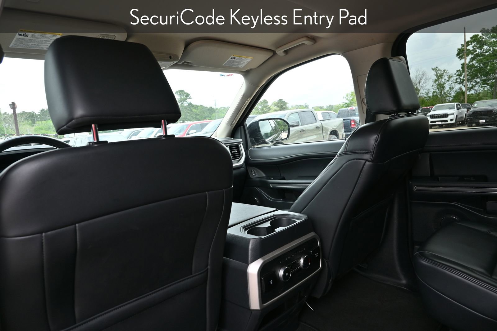 Used 2024 Ford Expedition XLT image 29