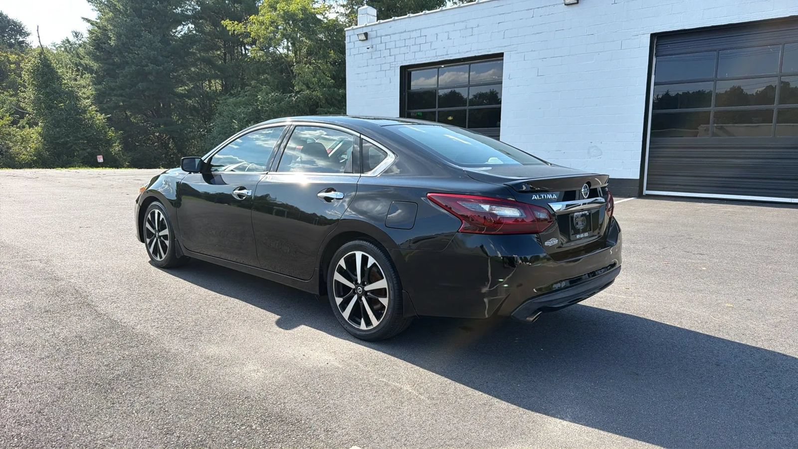 Used 2018 Nissan Altima 2.5 SR FWD image 5