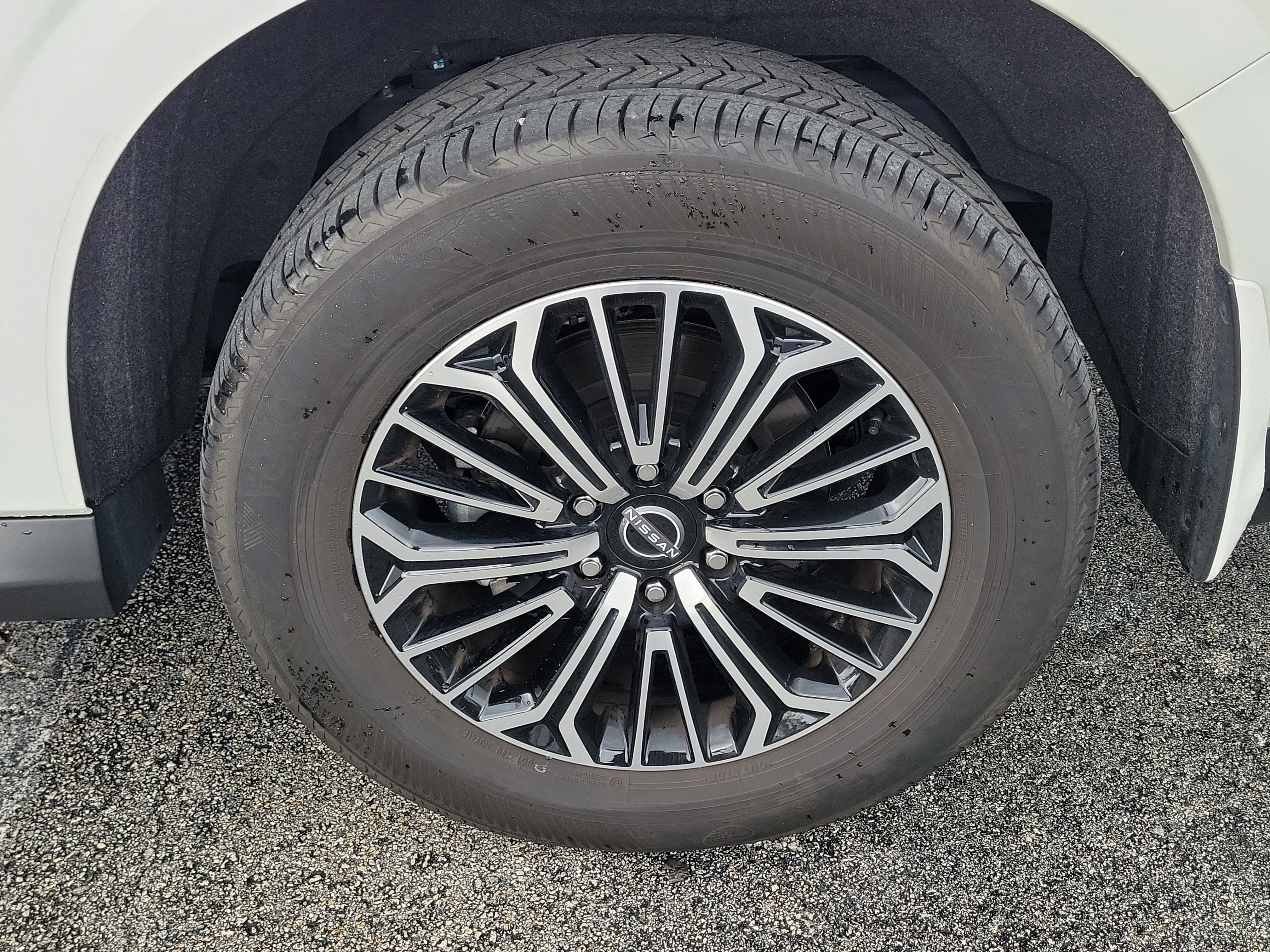 Certified 2025 Nissan Armada SL w/ Captain's Chari Seat Package RWD image 9