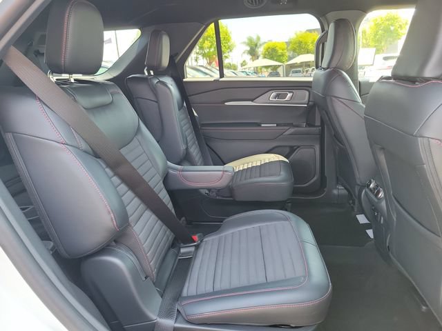 Used 2026 Ford Explorer ST-Line w/ ST-Line Street Pack RWD image 19