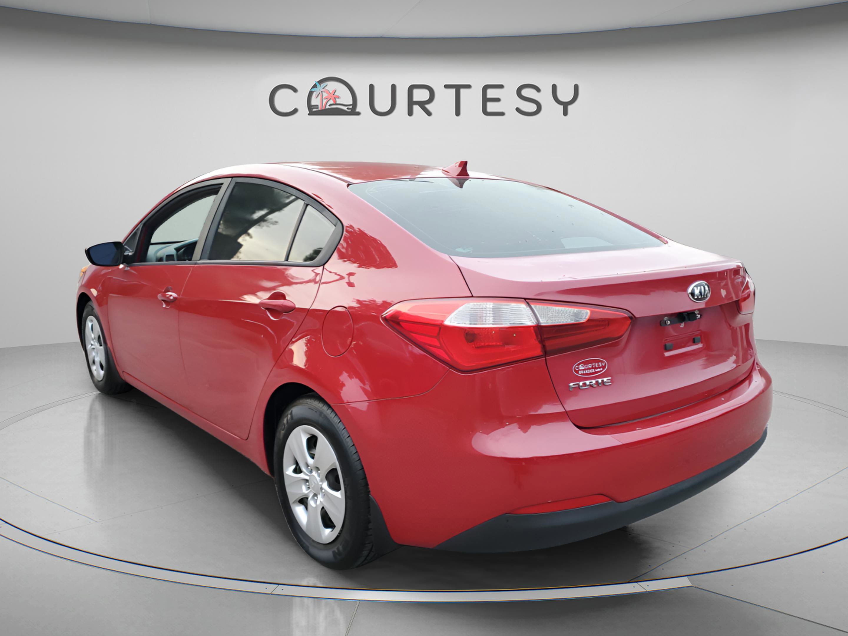 Used 2016 Kia Forte LX FWD image 2