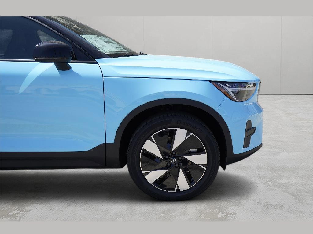 New 2025 Volvo EX40 Core w/ Climate Package image 21