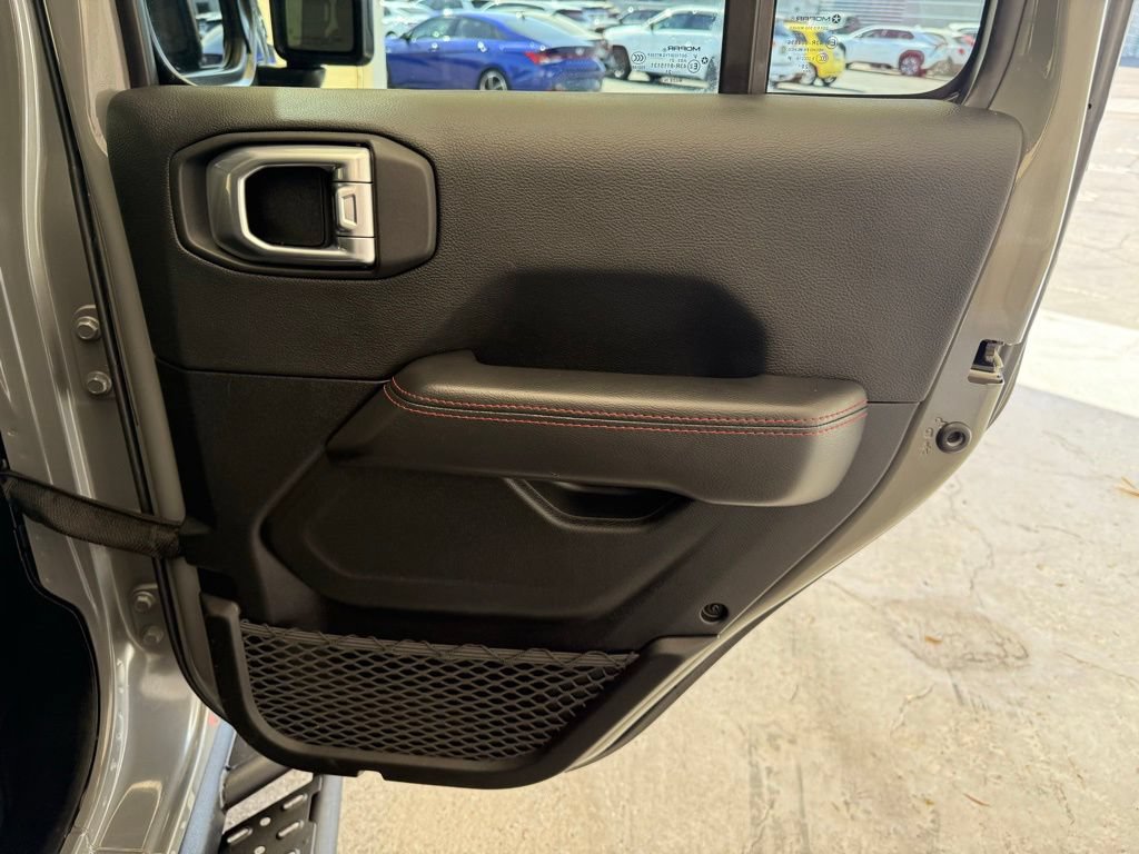 Used 2021 Jeep Wrangler Unlimited Rubicon AWD/4WD image 15