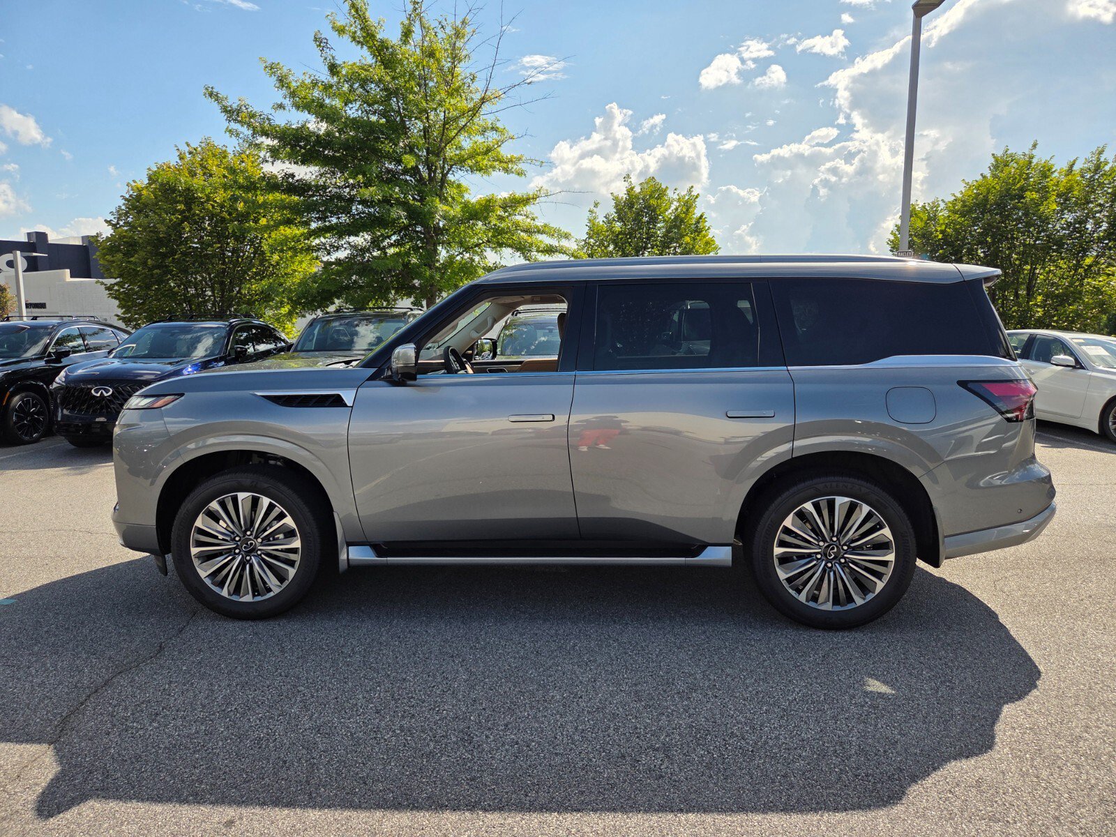 New 2027 INFINITI QX80 Luxe w/ Cargo Package RWD image 9