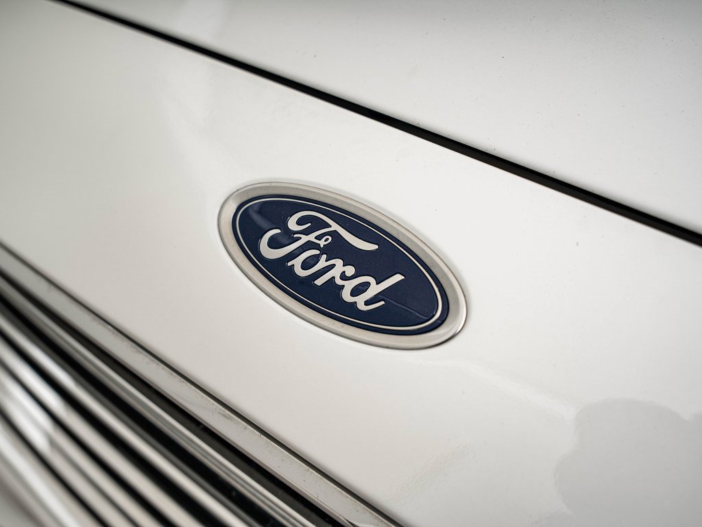 Used 2018 Ford Fusion SE image 3