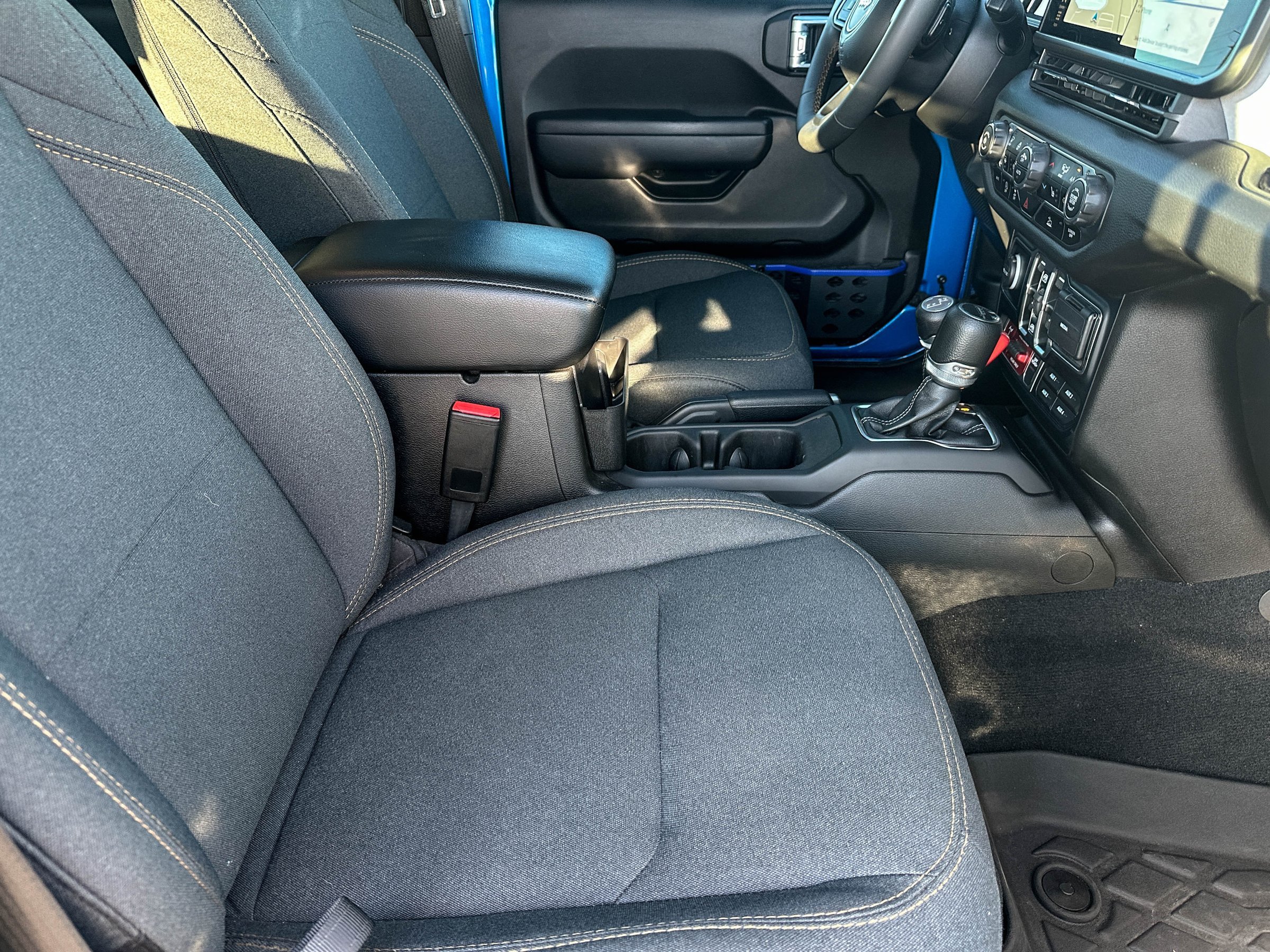 Used 2024 Jeep Gladiator Sport AWD/4WD image 23