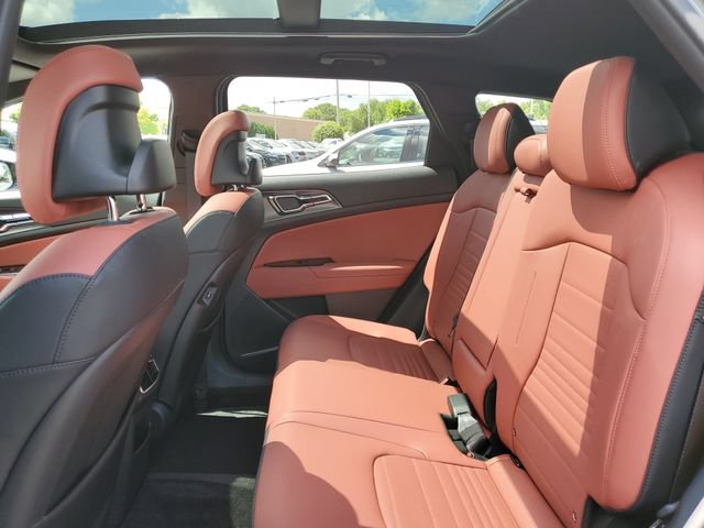 Certified 2025 Kia Sportage SX Prestige AWD/4WD image 9