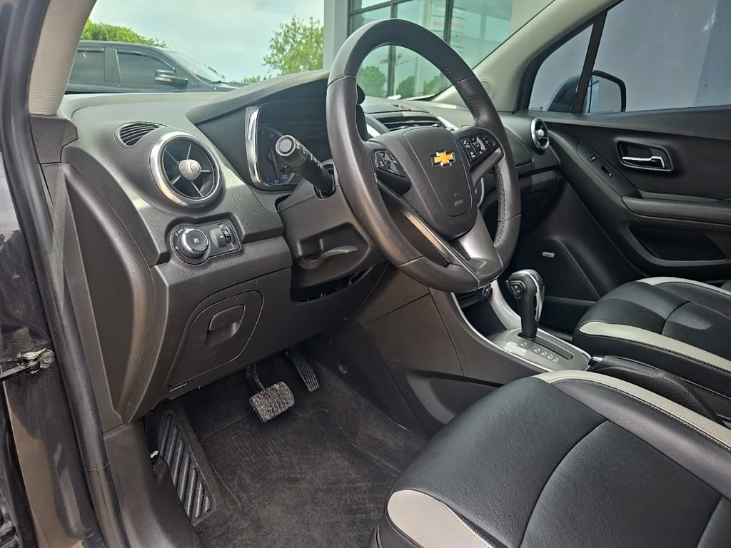 Used 2016 Chevrolet Trax LTZ w/ Midnight Edition AWD/4WD image 34