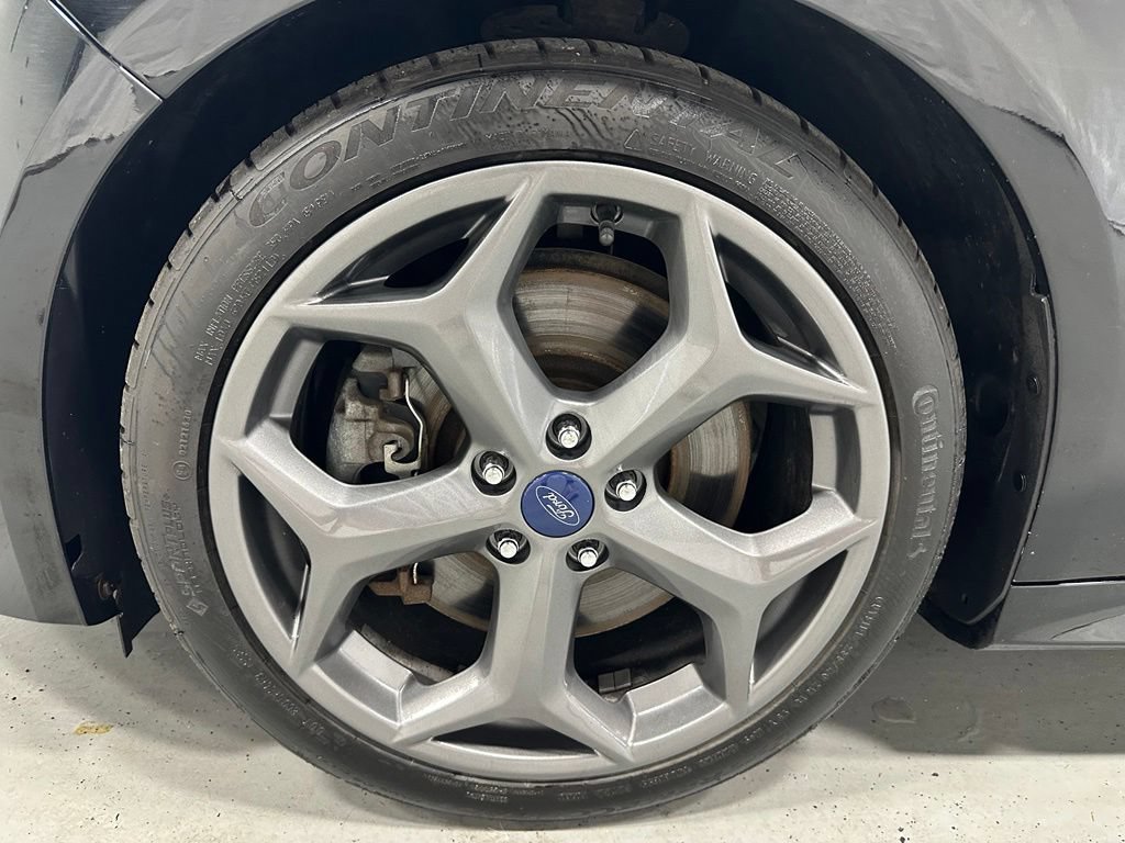 Used 2018 Ford Focus ST FWD image 56