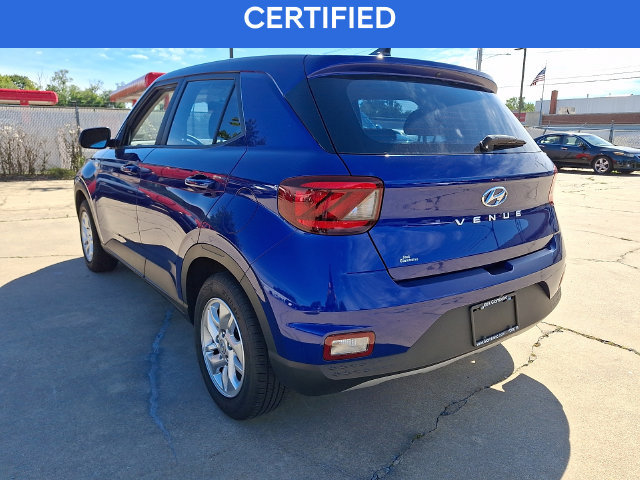 Certified 2022 Hyundai Venue SE FWD image 4