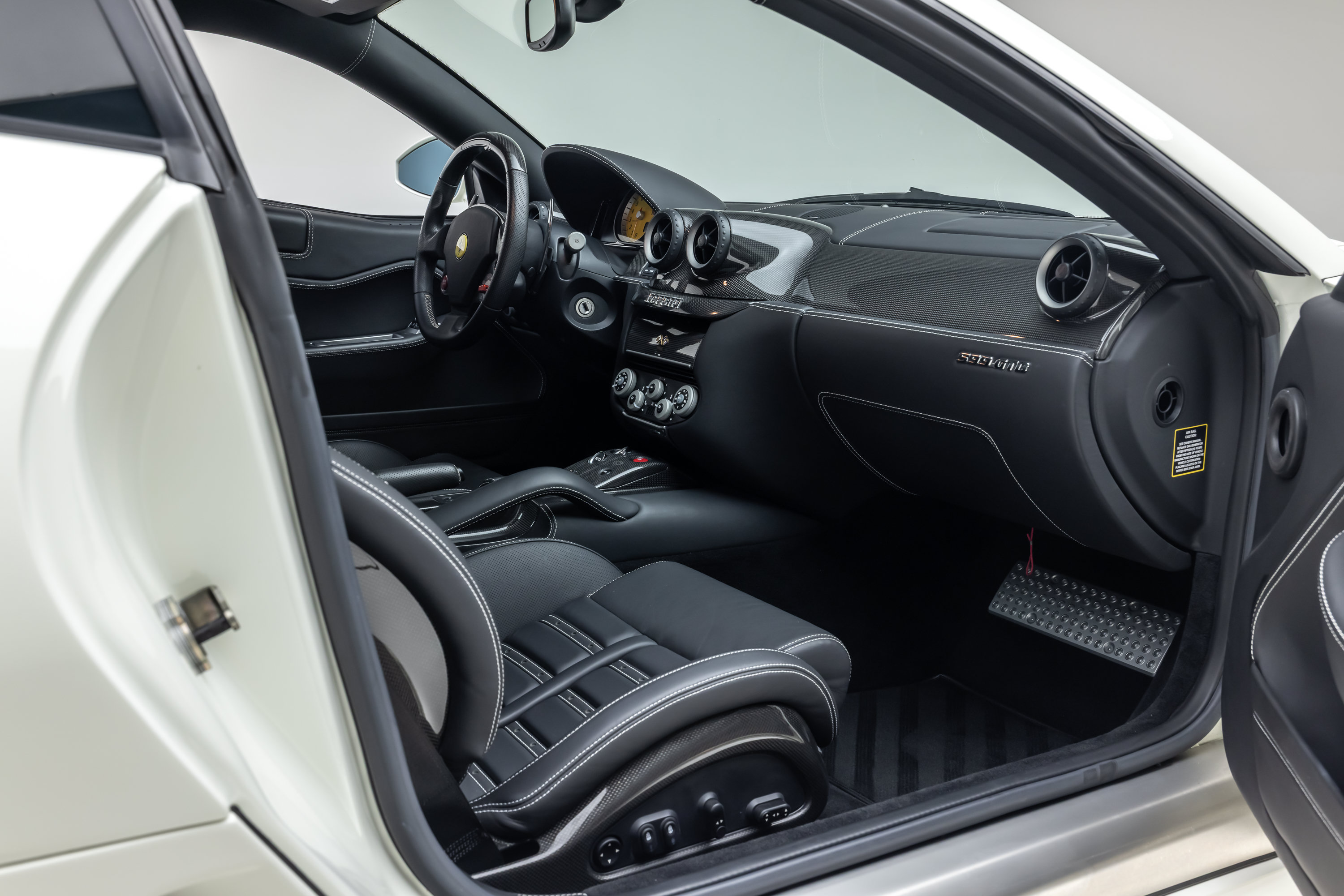 Certified 2010 Ferrari 599 GTB Fiorano RWD image 45