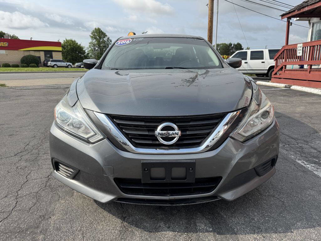 Used 2016 Nissan Altima 2.5 S image 2