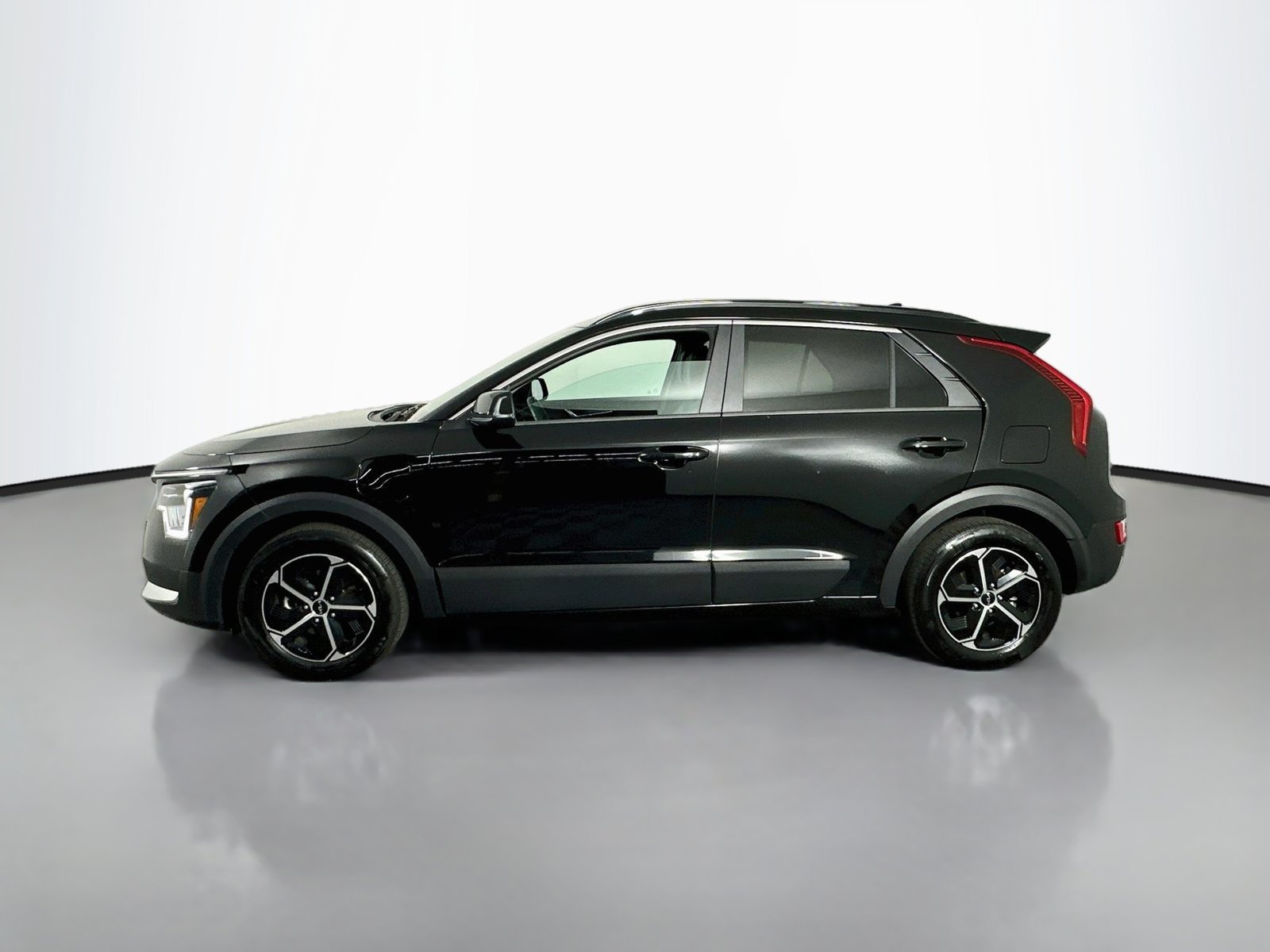 Used 2025 Kia Niro EX FWD image 5