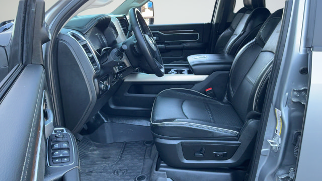Used 2024 RAM 4500 Laramie AWD/4WD image 21